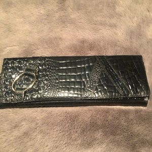 Imitational crocodile skin clutch
